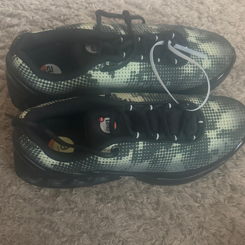 Nike Black and Green Athletic Shoes